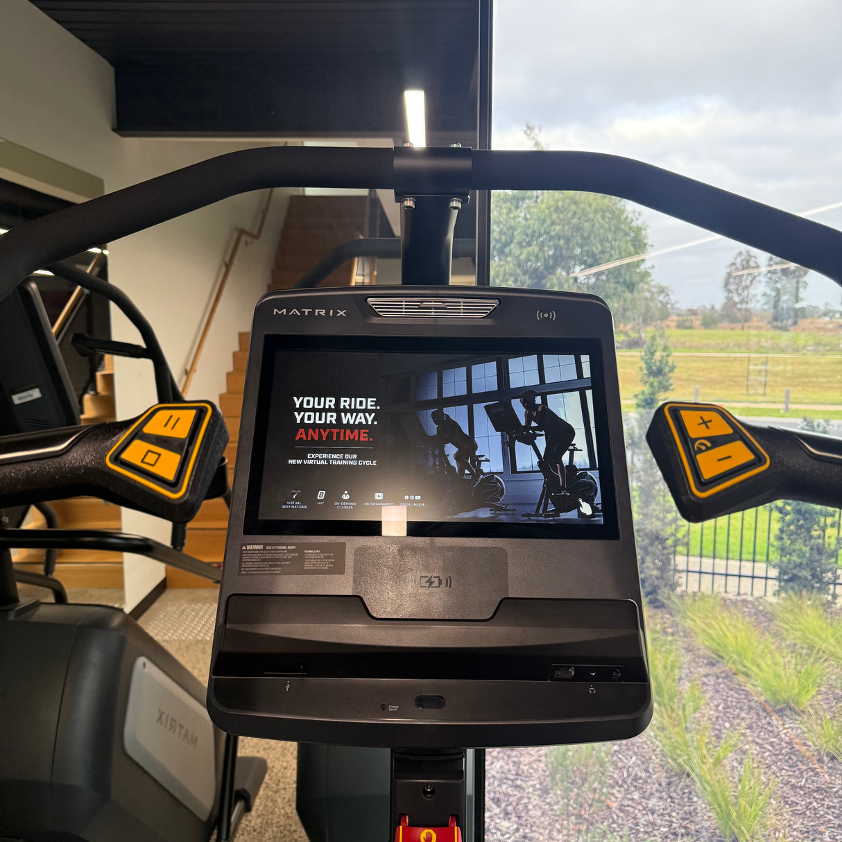 matrix climbmill touch console cardio machine - detail