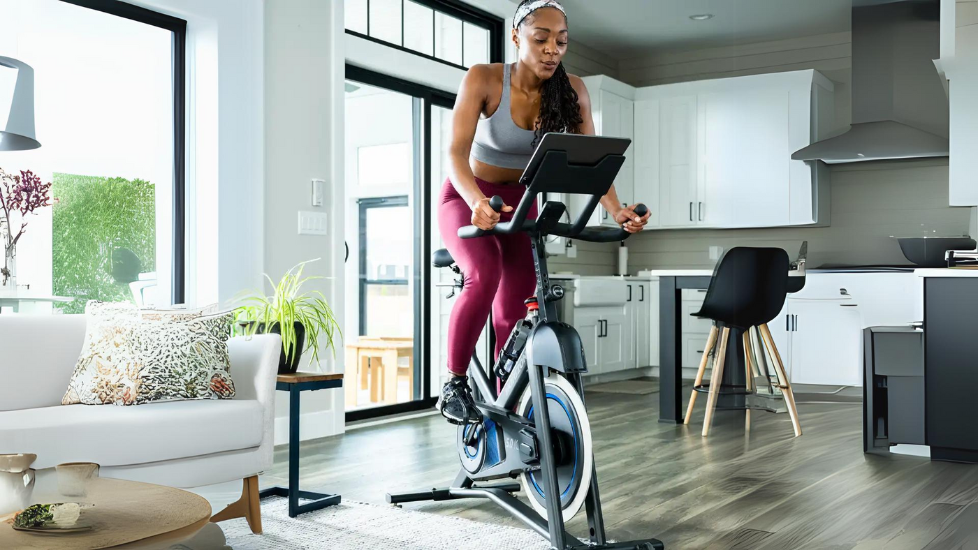 female riding horizon 7.0ic indoor training cycle - kitchen living room